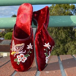 🦋Embellished Vintage Velvet Slippers w/ Heel 🌼